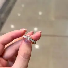 チタン製変色しない白真珠母リング【洗練デザイン・ダイヤモンド付き・エレガント・万能アクセサリー】
