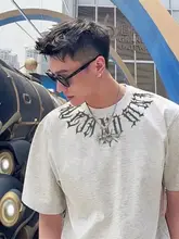 個性的なデザイン！夏用ラウンドネックTシャツ【ハンド＆アイボールプリント・ショートスリーブ・ストリートファッション】