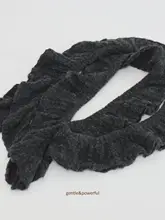 エレガントな波形デザインの柔らかいニットスカーフ【秋冬用・肌触りの良い保温性】