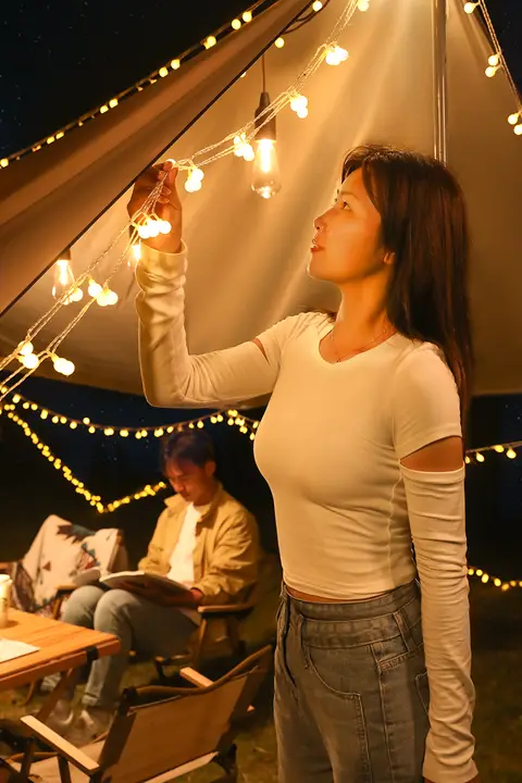 SingleLady アウトドアキャンプ用充電式LEDテントランプ【雰囲気づくり・長時間のバッテリーライフ・吊るし用】