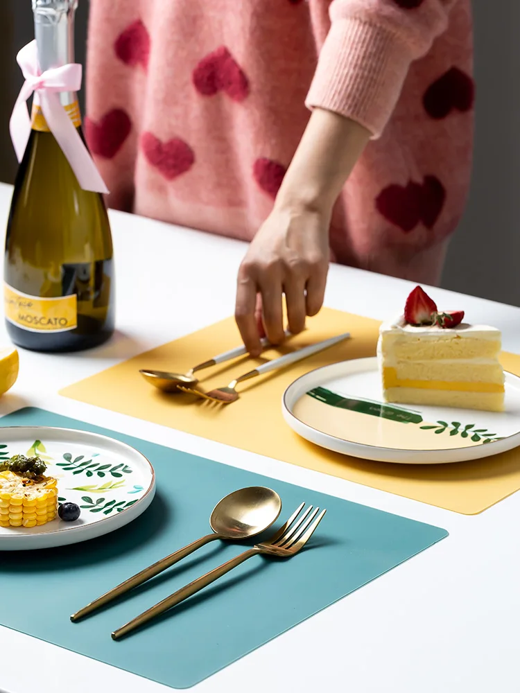 ランチョンマットとは何か：北欧風シリコンプレイスマットの実用性と使い方