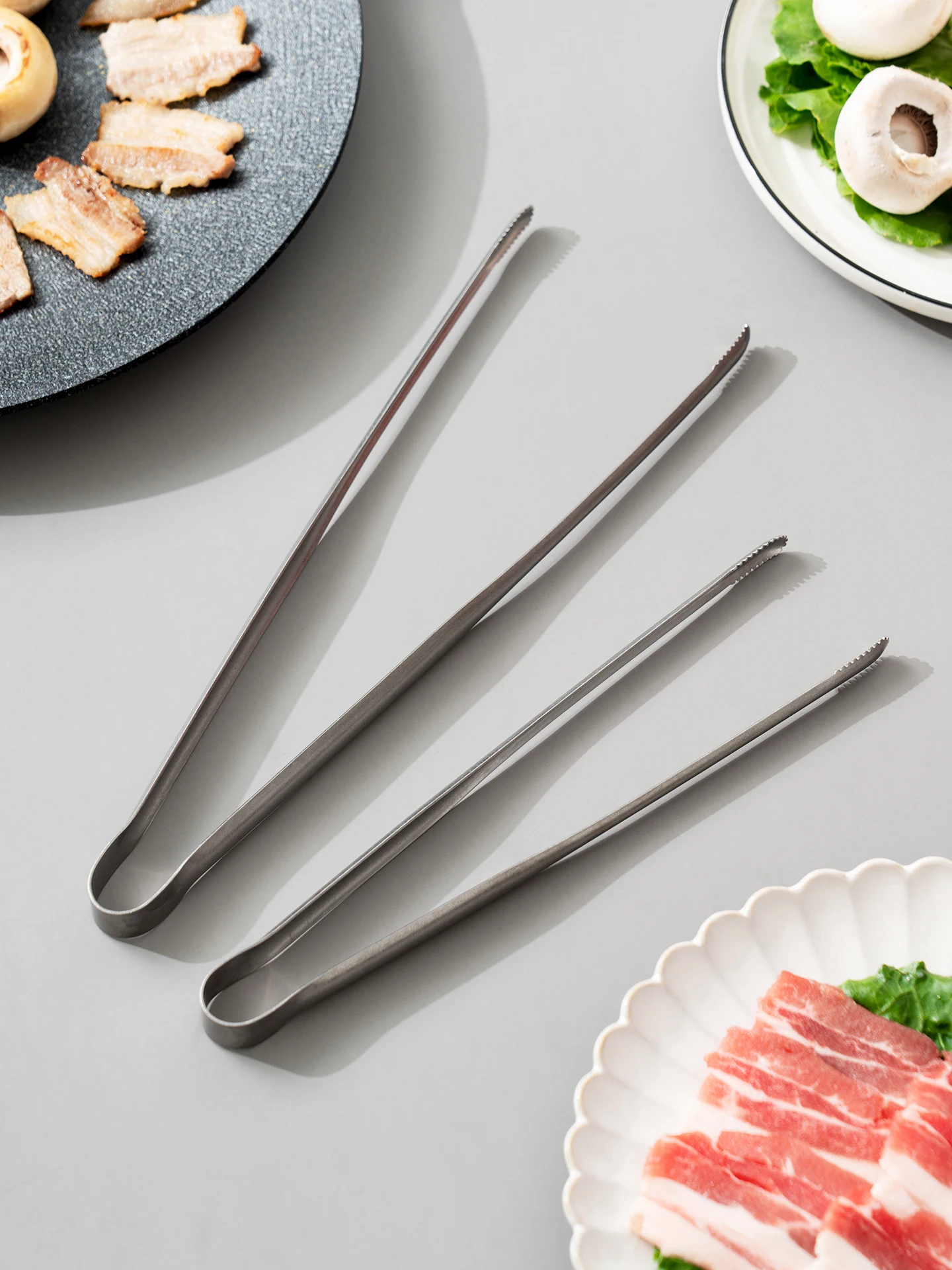 BBQ機材選びで迷うなら、この1つのトングが解決する理由は？