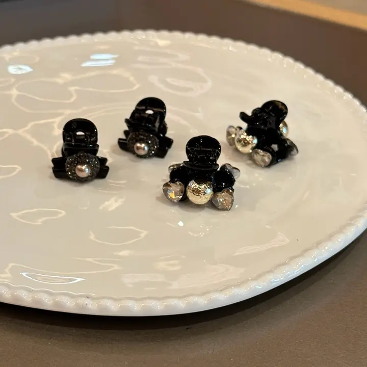 ヘアクリップ コームクリップ 前髪アレンジ 韓流 上品 きれいめ 着回し 「Cookie」