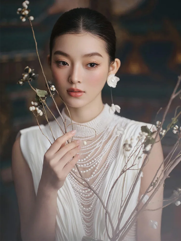 フォーマルドレス結婚式母親洋装の選び方：洗練  されたデザインのセクシーなウェディングドレス