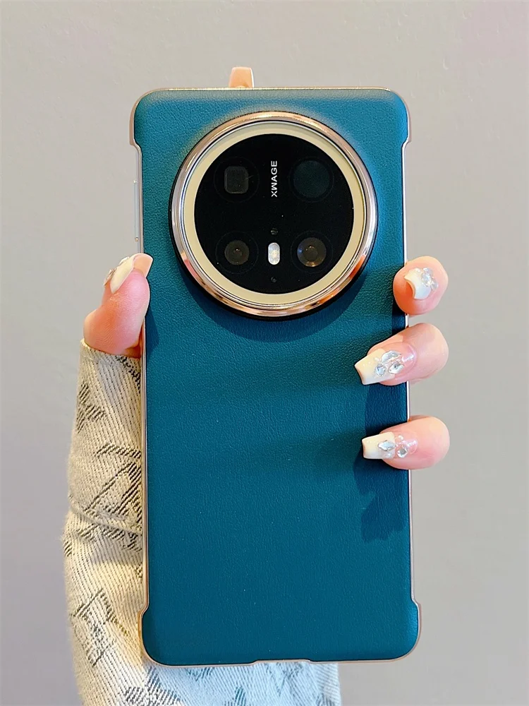 高級感あふれる素皮スマートフォンケース：ガジェットケースに何を入れるのか