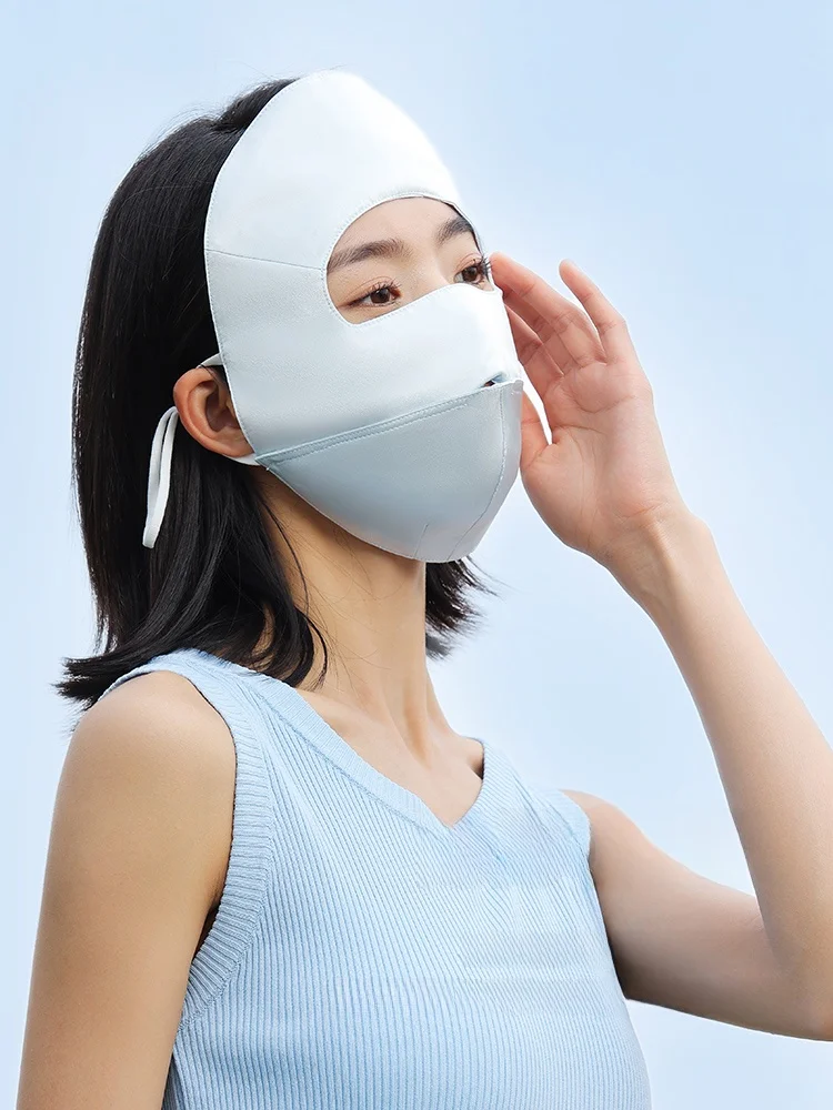 40代女性向け若く見えるマスクの選定：軽量シルク製UVカットフェイスマスクの実用性と効果