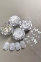 ネイルパーツ 銀色の星型ラメと雪花のデコレーション【クリスマス用・夢幻的なデザイン・DIYアクセサリー】