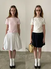 リボンロゴデザインのキャミソールとTシャツの組み合わせ（セットアップ対応）