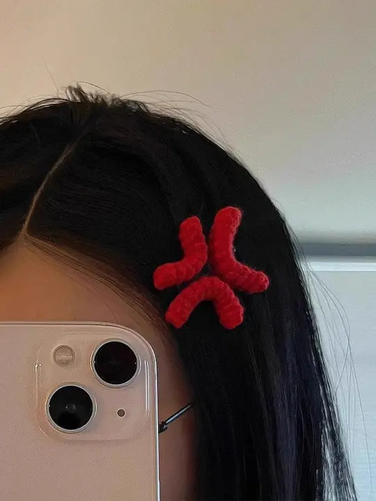 クリエイティブな水滴デザインのヘアクリップ【怒りの表情・カラフル・ビジネス用】