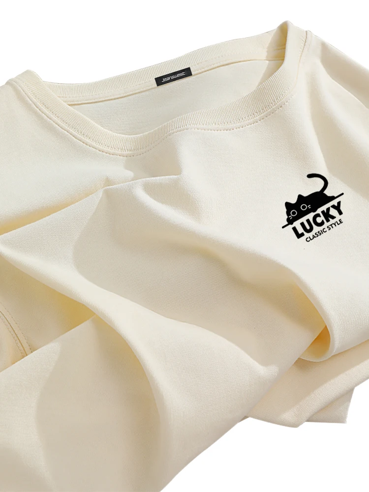 メンズTシャツの着こなしに迷うなら、猫デザインの半袖Tシャツが救う！