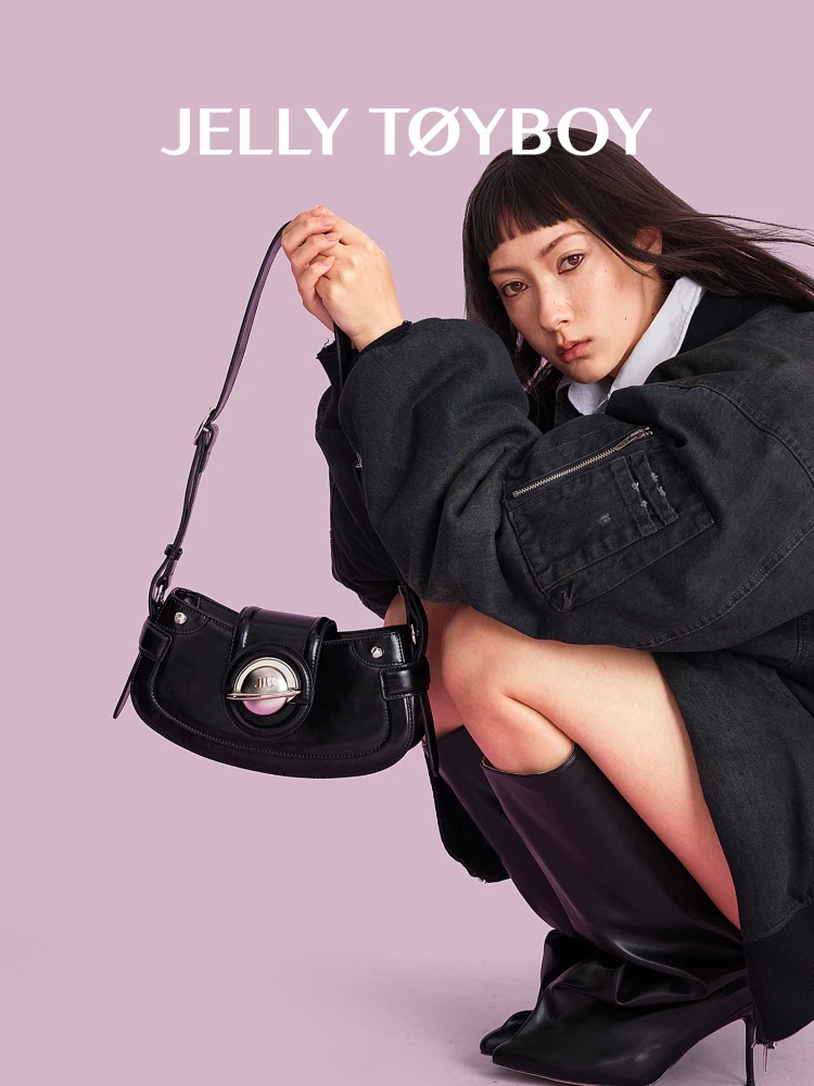 「The Bag」は本当に通勤に使える？月球型バッグが解決する、現代人のバッグ悩みとは
