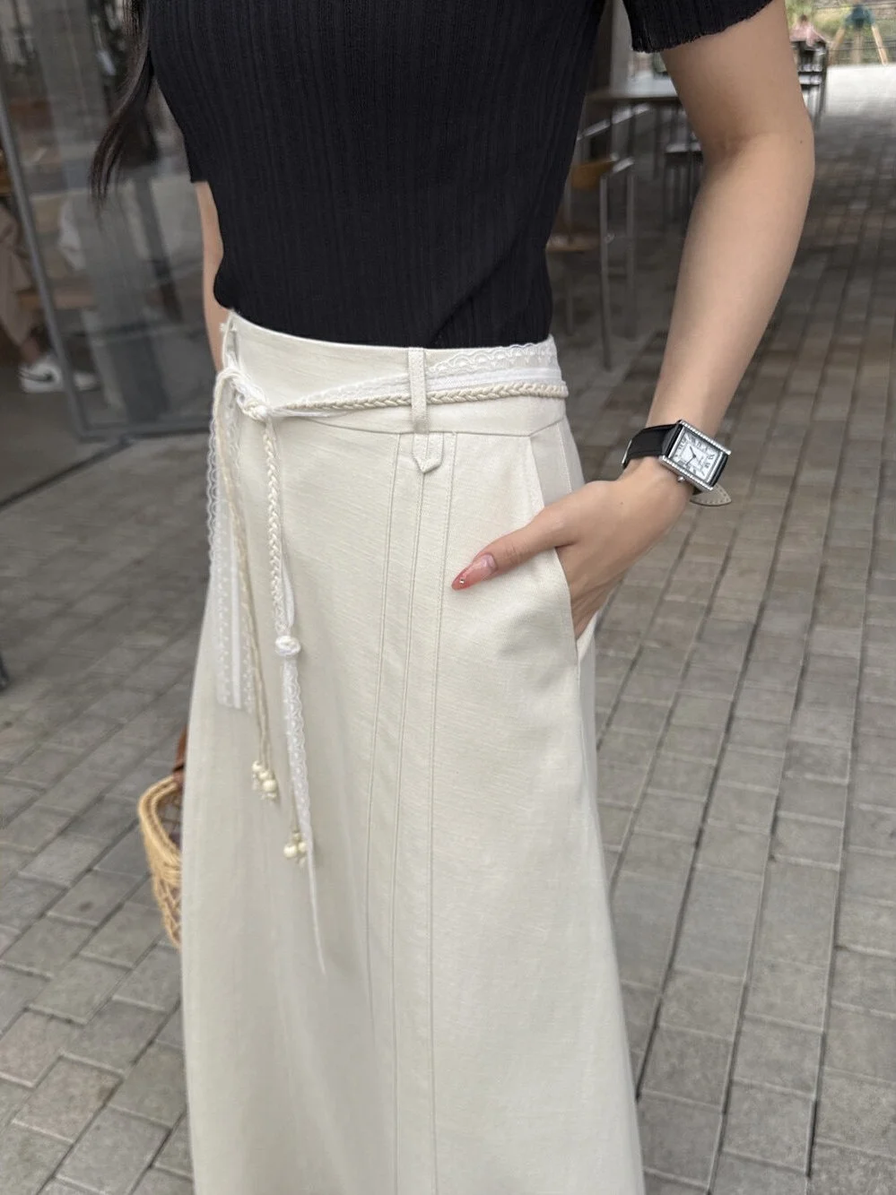東京コーデの夏に欠かせない1アイテムは？Aラインス  カートの選び方を解き明かす
