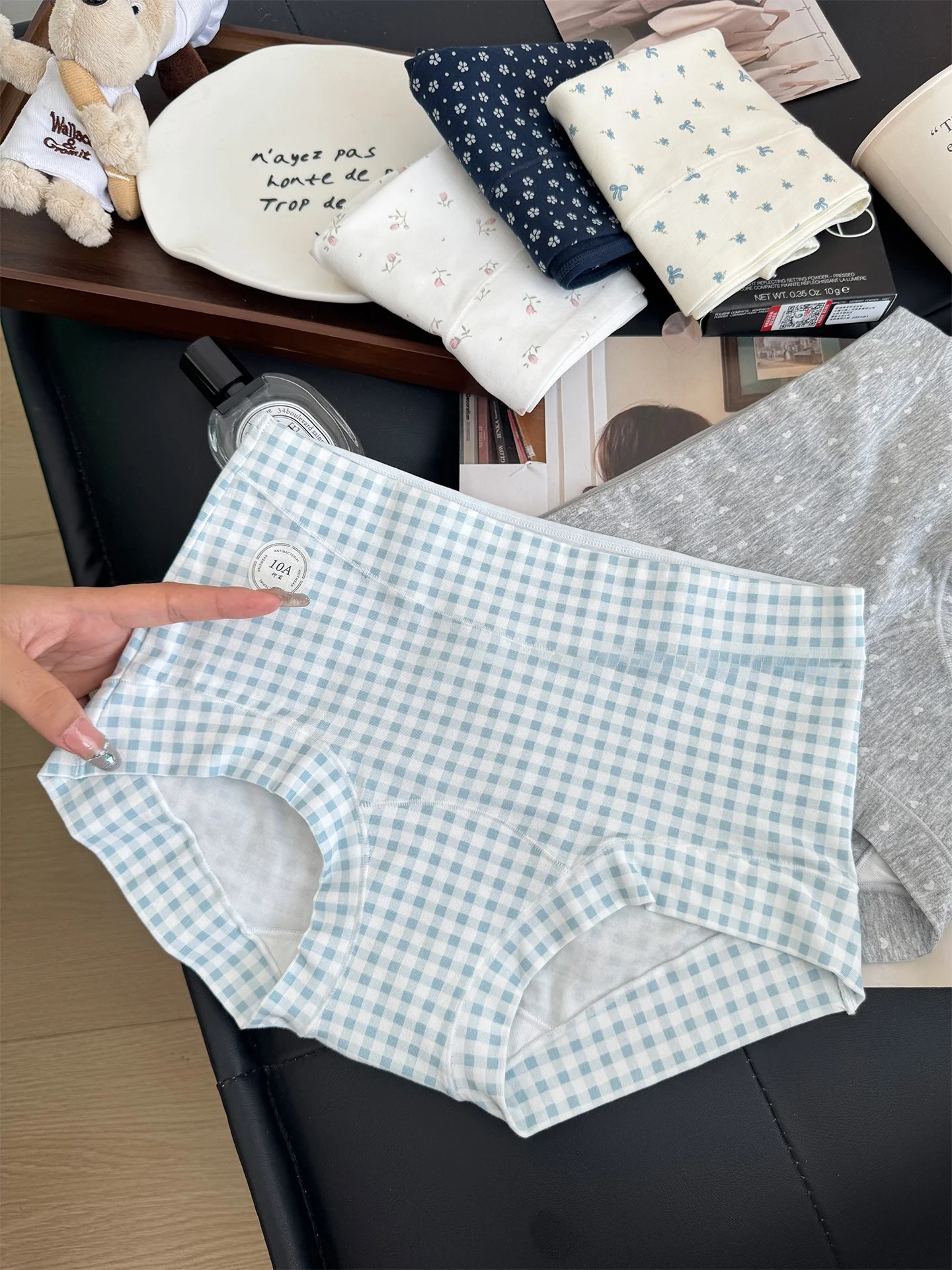 綿100%の無痕ショーツ：ショーツ替え時の人気モデルと実用性の検証