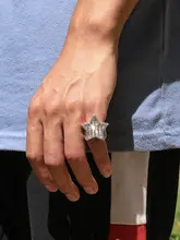 個性的な五角星デザインの男性用リング【ダイヤモンド装飾・煌めく仕上げ・ハイエンド】