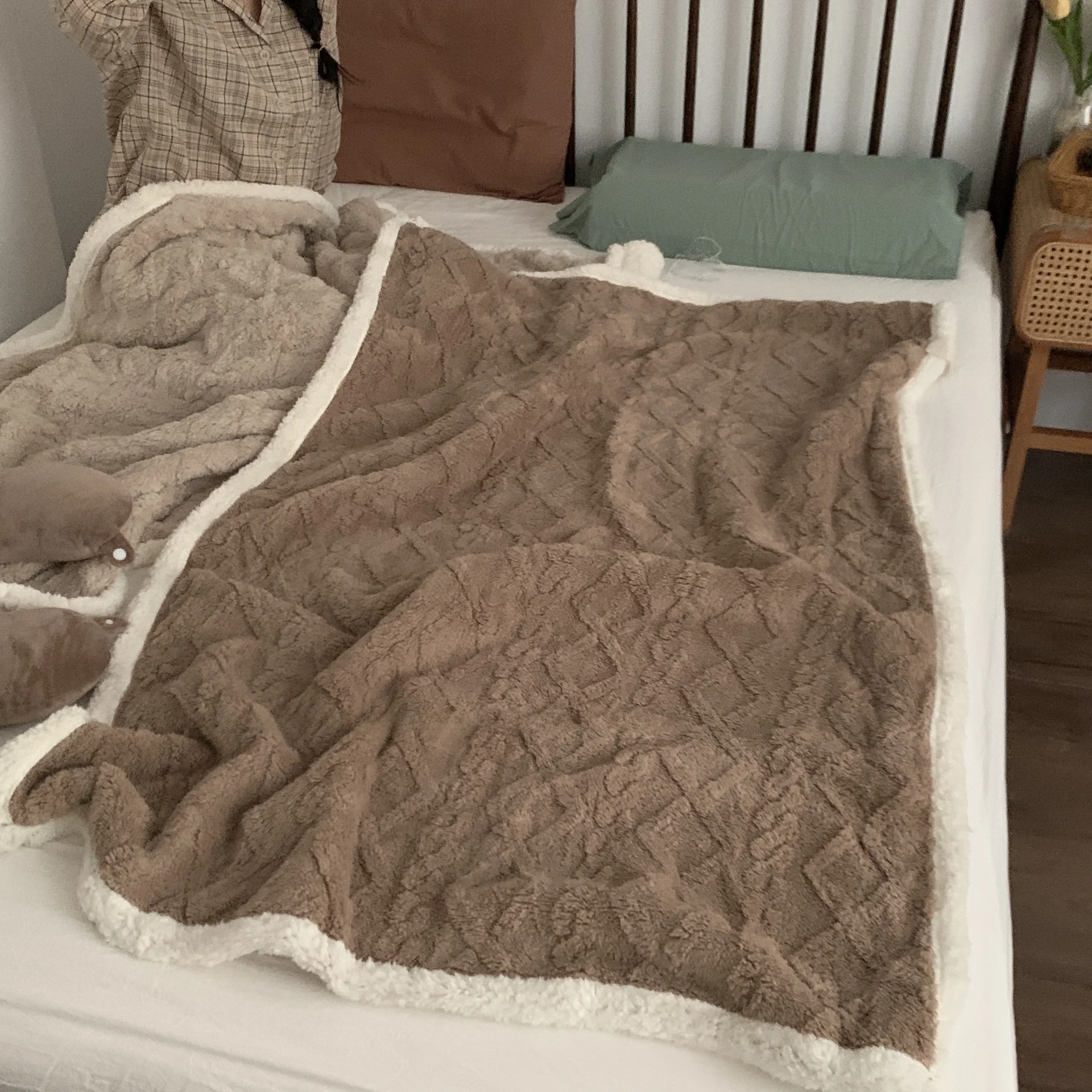 大きいブランケットのサイズと素材選定：タフト毛布100×150cmから200×230cmまで