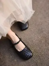 レトロな四角いトウの本革編み込みフラットシューズ【マリ―ジェンスタイル】