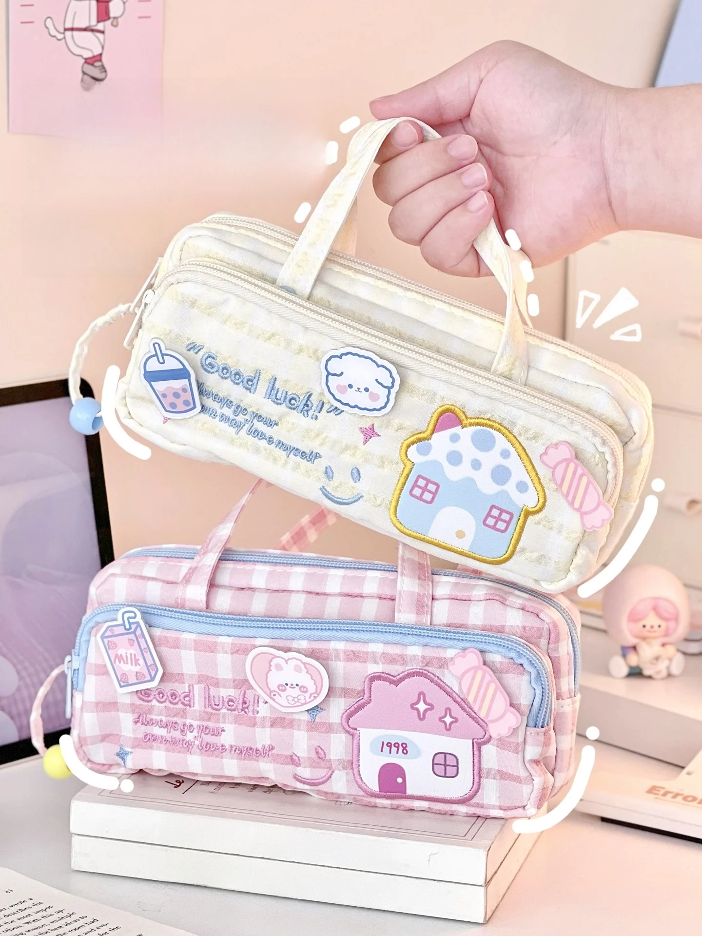 お文具さん トートバッグ：大容量二層刺繍ペンケースの実用性とデザイン特性