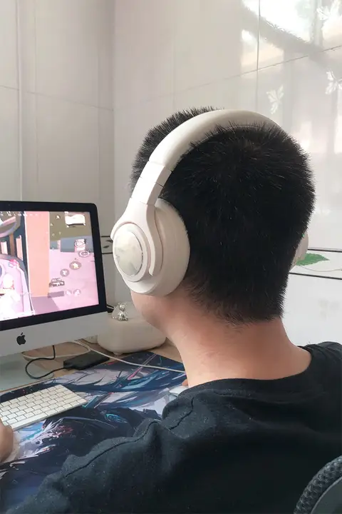 アクティブノイズキャンセリング機能付きBluetoothヘッドフォン【ワイヤレス・オーバーイヤー型】