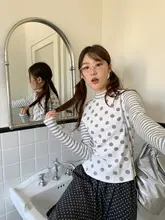 ドットとストライプのデザインハイネック長袖トップス【女性用・秋向け・スリムフィット】