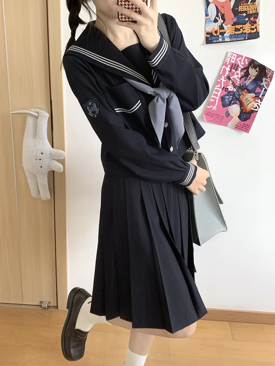 長袖JK制服のセーラー服グレー：秋期向け女子用セットアップの実用性と素材特性