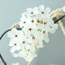 壁掛け 造花 フェイクグリーン ツル付き 白花 リビング 寝室 壁飾り 目隠し インスタ映え