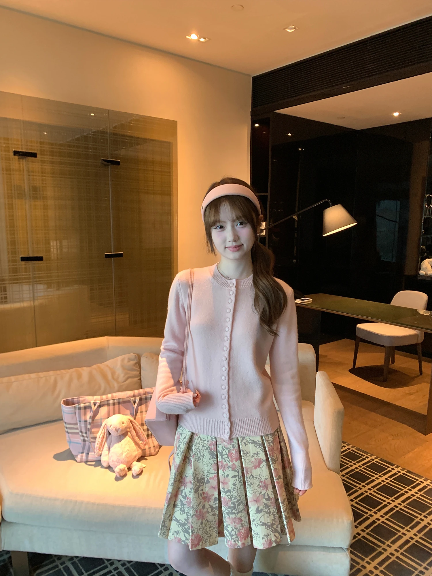 30代の春に何を着るか？全羊毛ニットカーディガンが解決する「おしゃれ春コーデ」の悩み