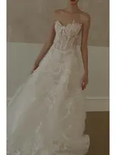 リボン付きビスチェレースの軽やかな婚礼ドレス【ウェディング・フレンチスタイル・プリンセスライン】（セットアップ対応）