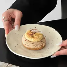 レトロスタイルの陶器製スイーツプレート【水墨画デザイン・おしゃれなケーキ皿・アフタヌーンティー用】