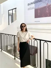 シンプルデザインの短袖Tシャツ【広めのラウンドネック・ゆったりシルエット・女性用】