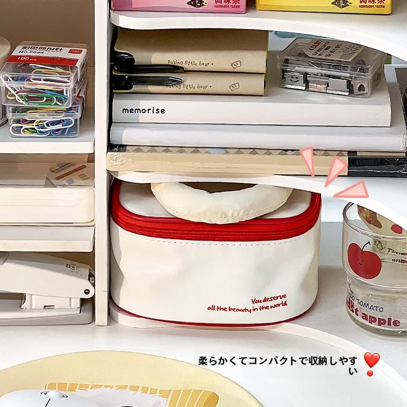 持ち運びに便利なミニ薬箱：50代男性向け健康ギフトとしての実用性と収納効率