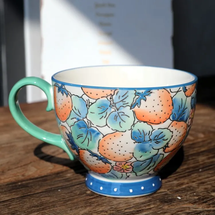 アメリカンカントリー風陶器コーヒーカップ：手描きデザインでミルクにも最適な選択