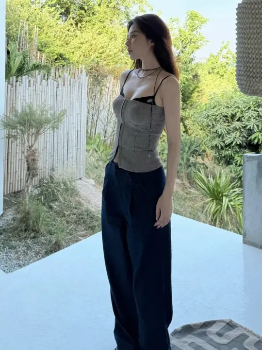 デザイン性の高いレースパネルのキャミソール【春夏用・ハイウエスト・ワイドパンツ】（セットアップ対応）