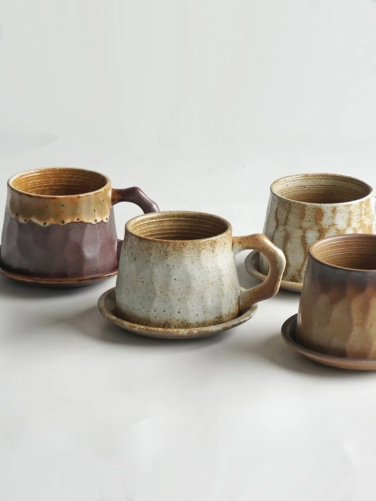 おうち時間を豊かにするおすすめアイテム - レトロな日本風セラミックコーヒーカップ＆ソーサー