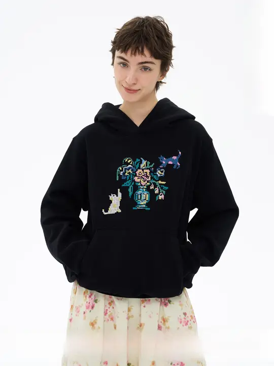猫と花瓶の刺繍入りフード付きプルオーバー【厚手・ゆったり・快適】
