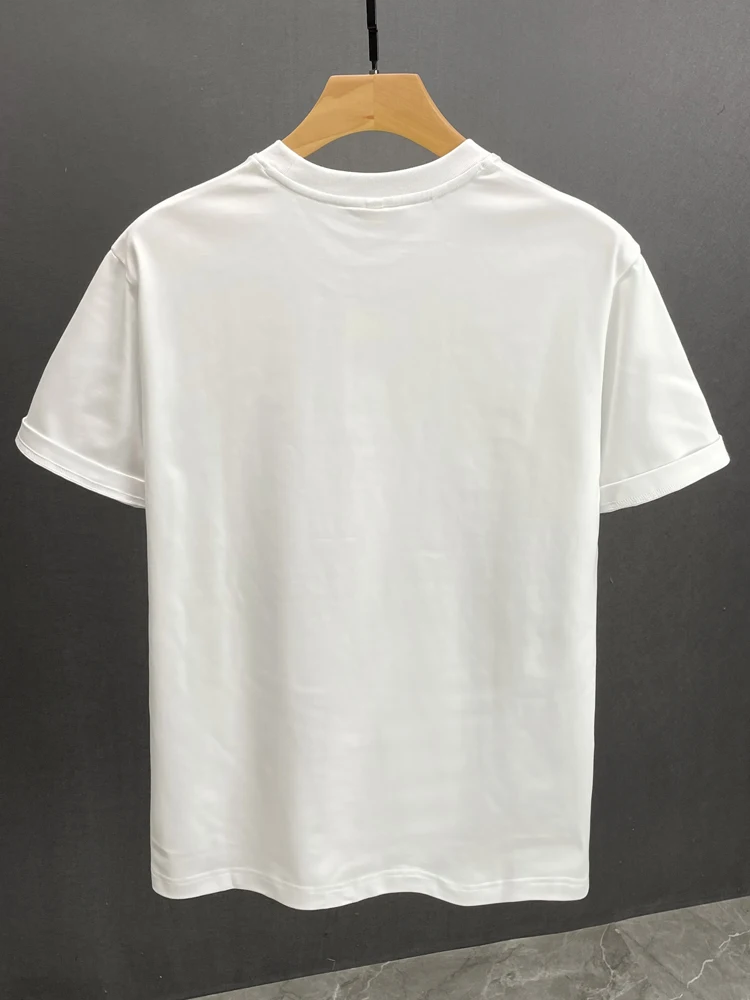 ワンポイント刺繍 tシャツ：人物デザインのメンズ夏用フィット短袖Tシャツ