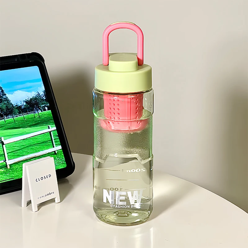 ストロー付き水筒 大人向け 680ml トライタン製 携帯便利な透明水筒