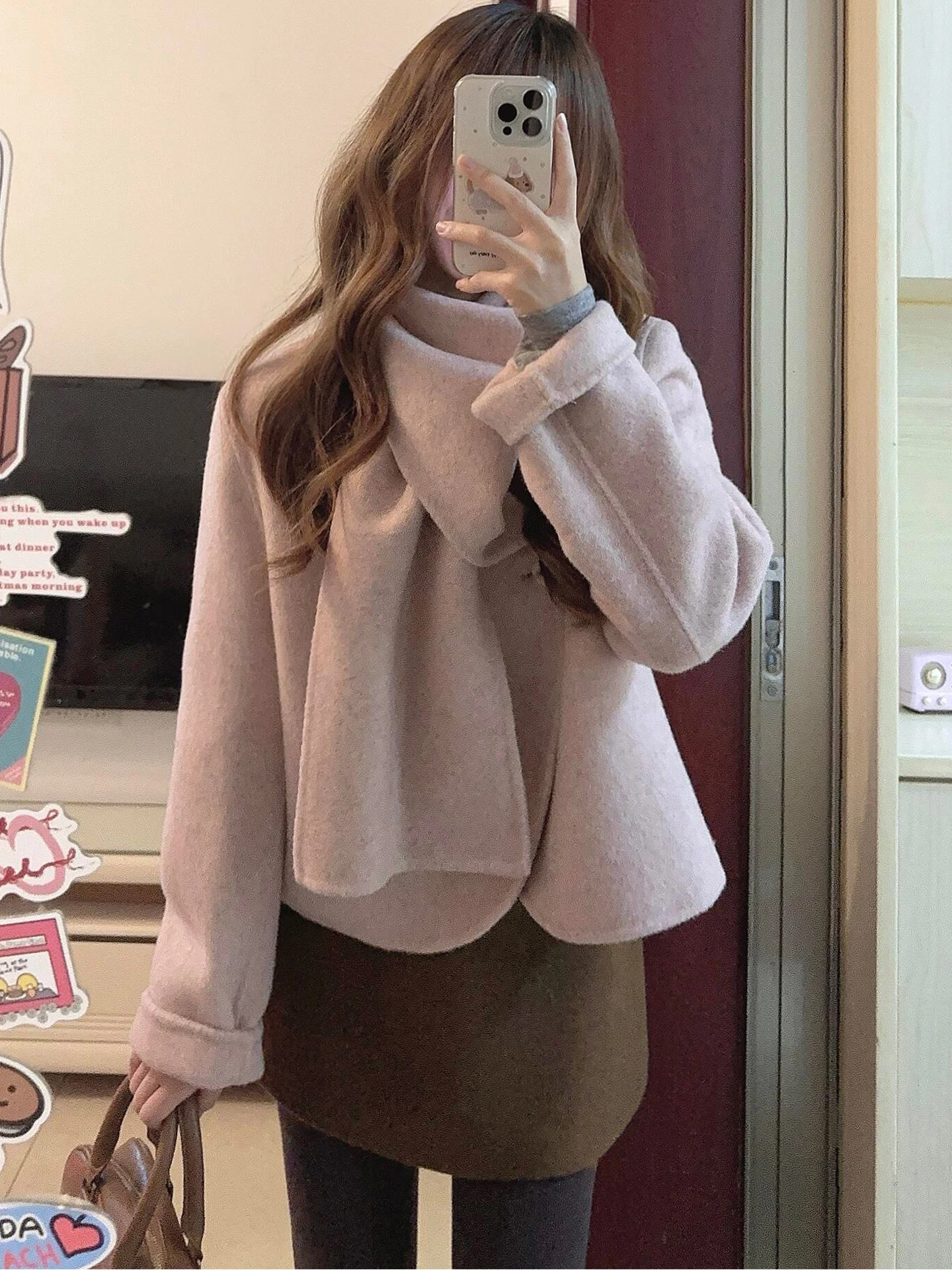 20代の女性が今、選ぶべき秋冬のカラフルなウールハーフスカートは？
