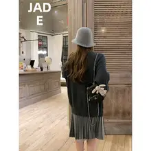 グレーのストライプ柄大きめニットカーディガン【女性用・ゆったりシルエット】