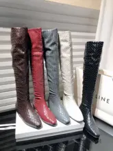 スタイリッシュな編み込みデザインのニーハイブーツ【女性用・内蔵ヒール・角型トゥ・冬用】