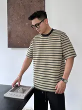 ストライプデザインの短袖Tシャツ【シンプル・ラウンドネック・メンズ用】