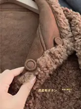 リバーシブル仕様の暖かい中長丈シープスエードコート【羊の毛を使用・カジュアル】