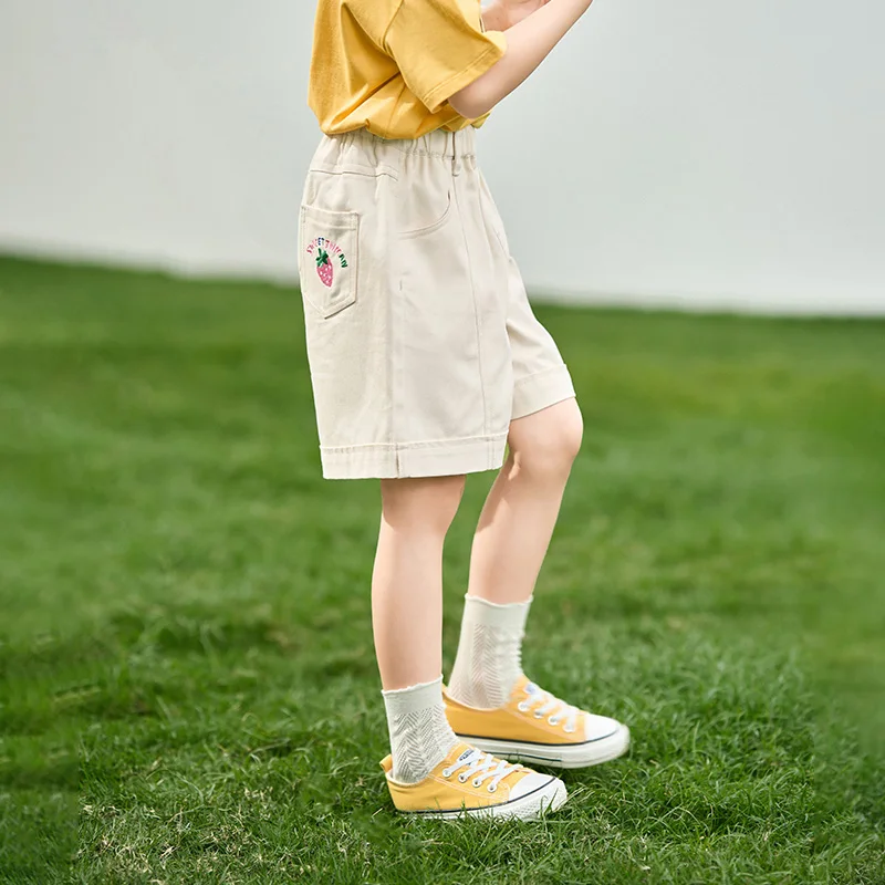子供ズボン おしゃれ 女の子 どう選ぶ？夏の通学用パンツに欠かせない「柔らかさ」と「かわいらしさ」のバランス