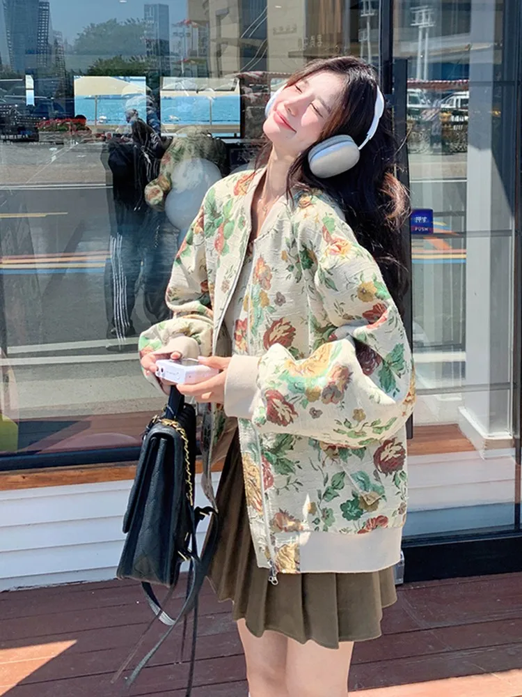 野球ユニフォームの私服としてどう選ぶ？刺繍フラワープリントジャケットが解決する、日常のスタイル悩み
