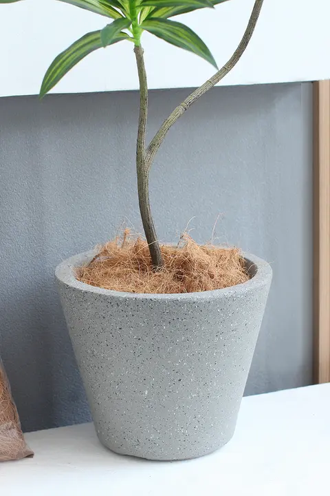 リアルな植物風デコレーションプランター【ブラウンココナッツマット・グリーンエコディスプレイ】