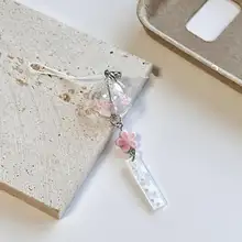 桜風鈴 手作りスマホチェーン【ビーズ付き・カメラ用・カジュアルデザイン】