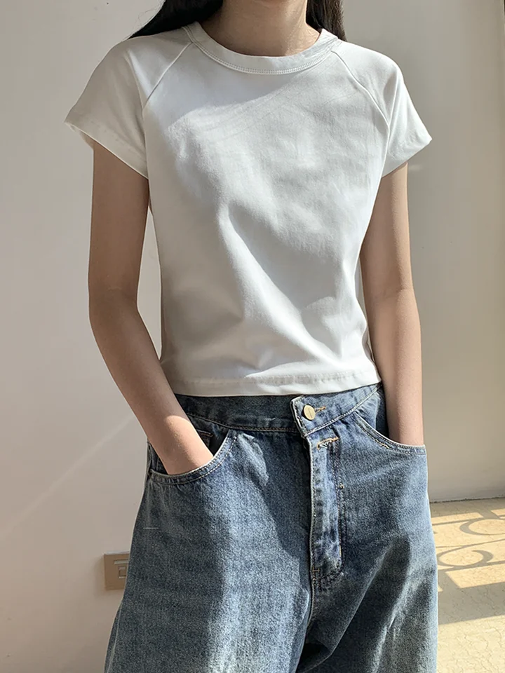 白色の肩落ち短袖Tシャツ【女性用・スリムフィット・コットン素材】