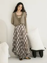 軽やかなレースのVネック長袖カーディガン【白・UVカット・夏用・ショート丈】