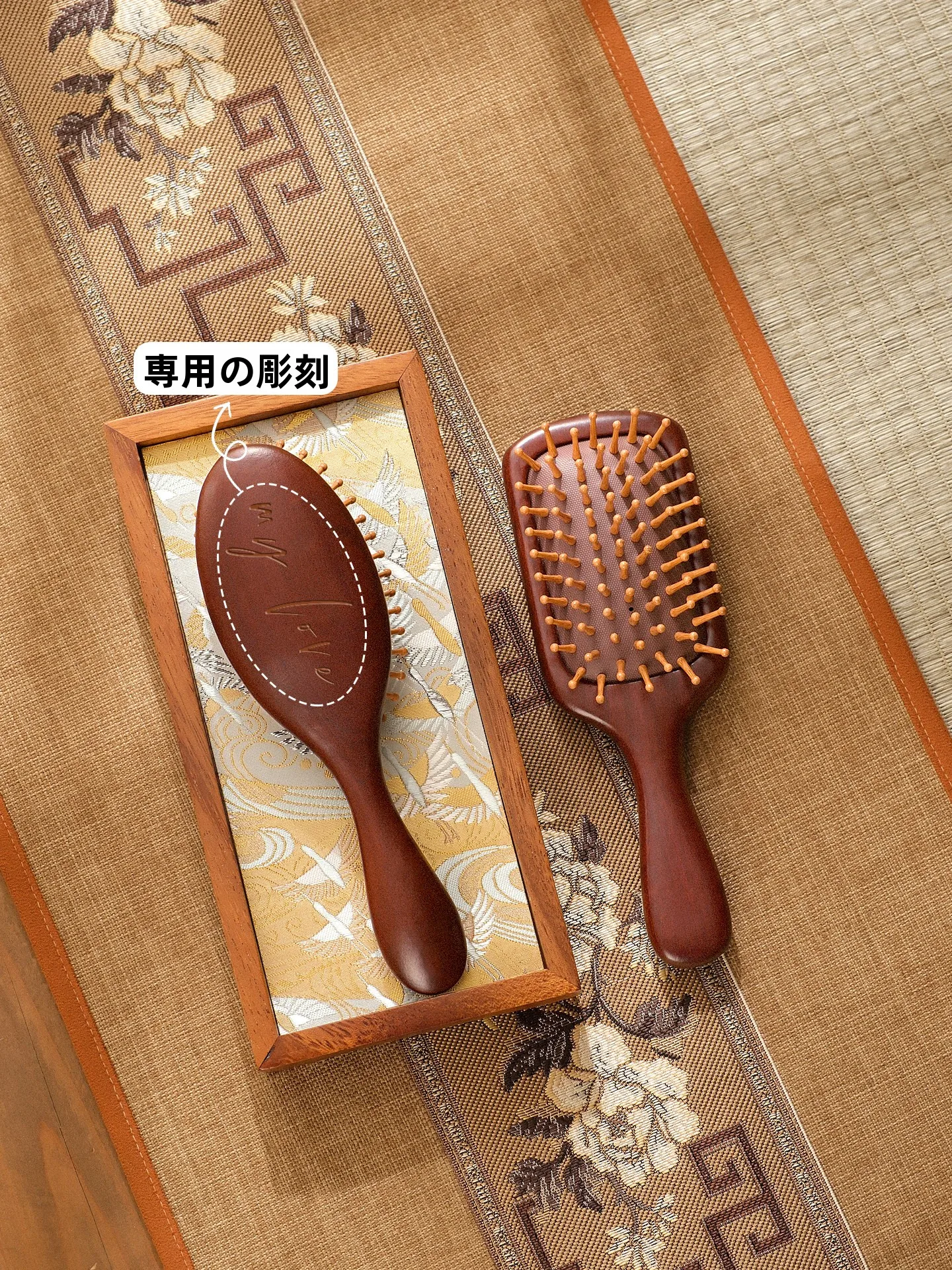 檀木製ヘアコームギフトボックス：ウェーブタイプや前髪パッツンに最適な実用性とデザイン