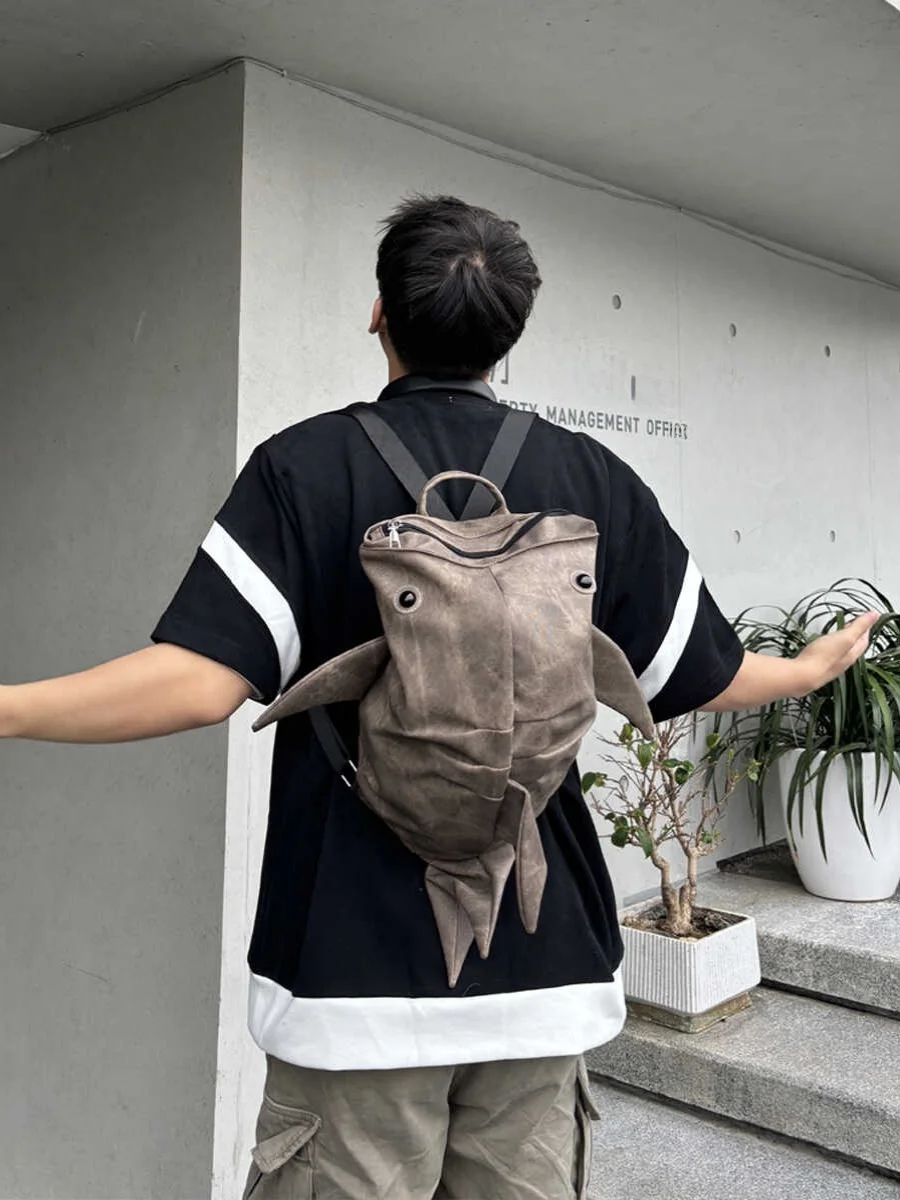 リュックを選ぶときに迷うのは、本当にデザインか容量か？