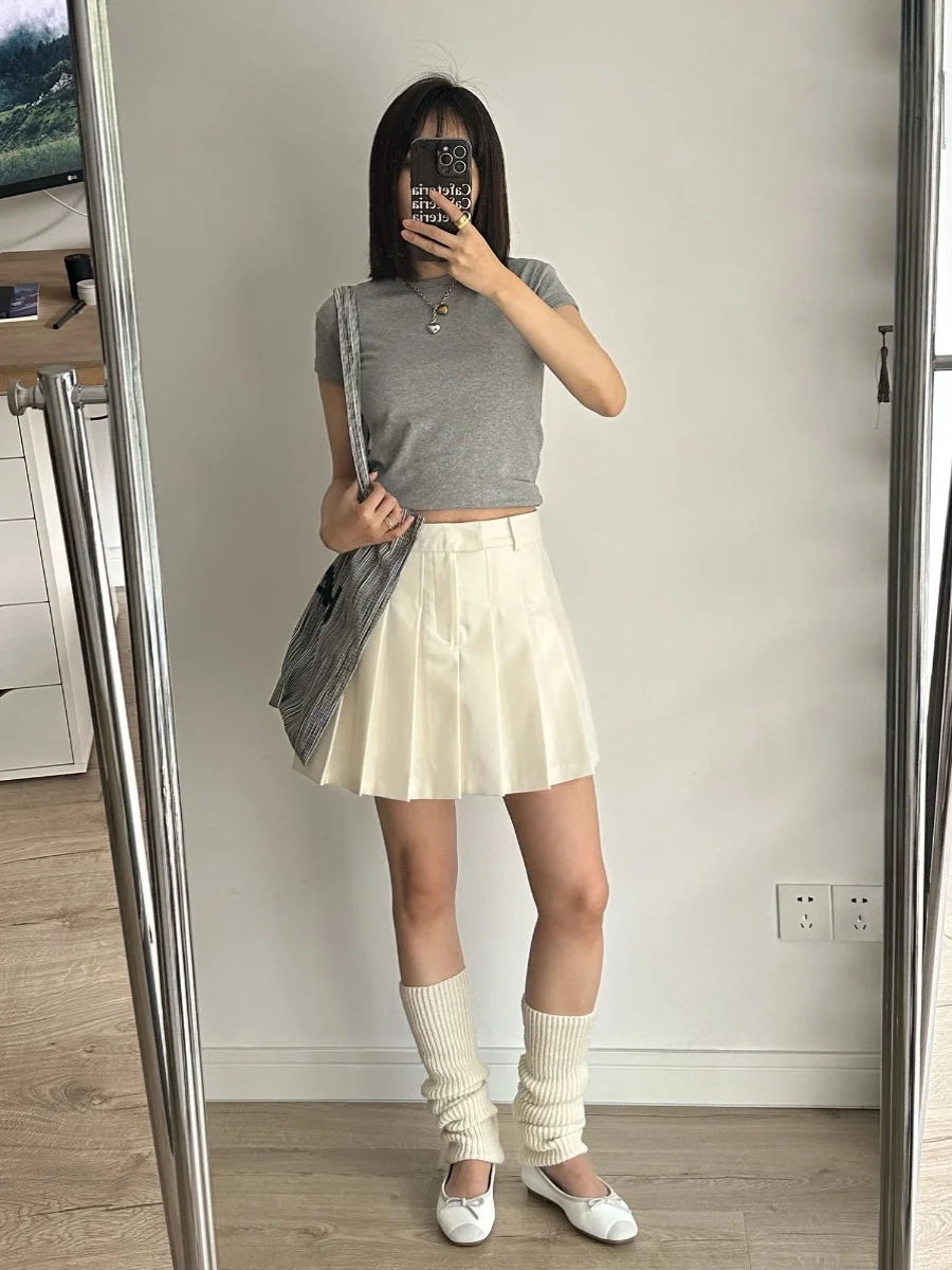 大人可愛い服40代コーデの完全ガイド｜リブ編みTシャツで自然な可愛さを実現